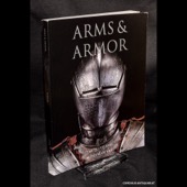 Fliegel, Arms and armor